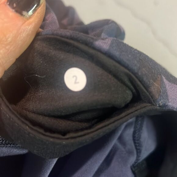 Size 2 Lululemon Stained Glass Wonder Under Pants - Picture 4 of 5